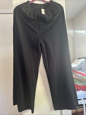 Black Women's Wide-Leg Track Pants - Comfortable Everyday Joggers
